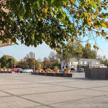 Residence "Le Velodrome" Мобёж Экстерьер фото